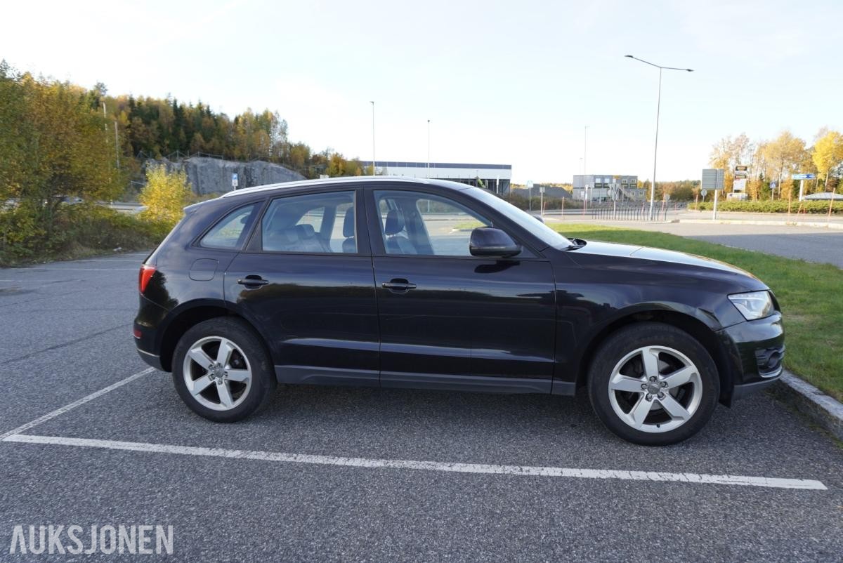 2012 Audi Q5  2.0 170hk  QUATTRO skinnseter hengerfeste s+v dekk         117411km