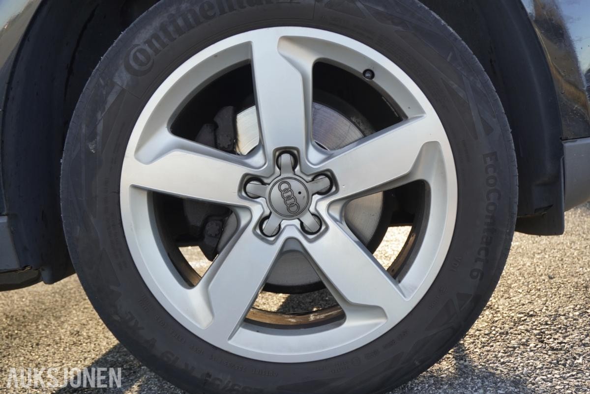 2012 Audi Q5  2.0 170hk  QUATTRO skinnseter hengerfeste s+v dekk         117411km