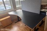 Hev og senk Kontorpult m/Skjermvegg-Bredde 180 cm