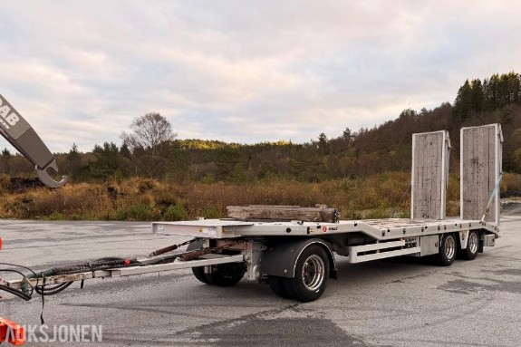 2015 Istrail PN332 Maskinslep - hydrauliske kjørebroer & hydraulisk bredding