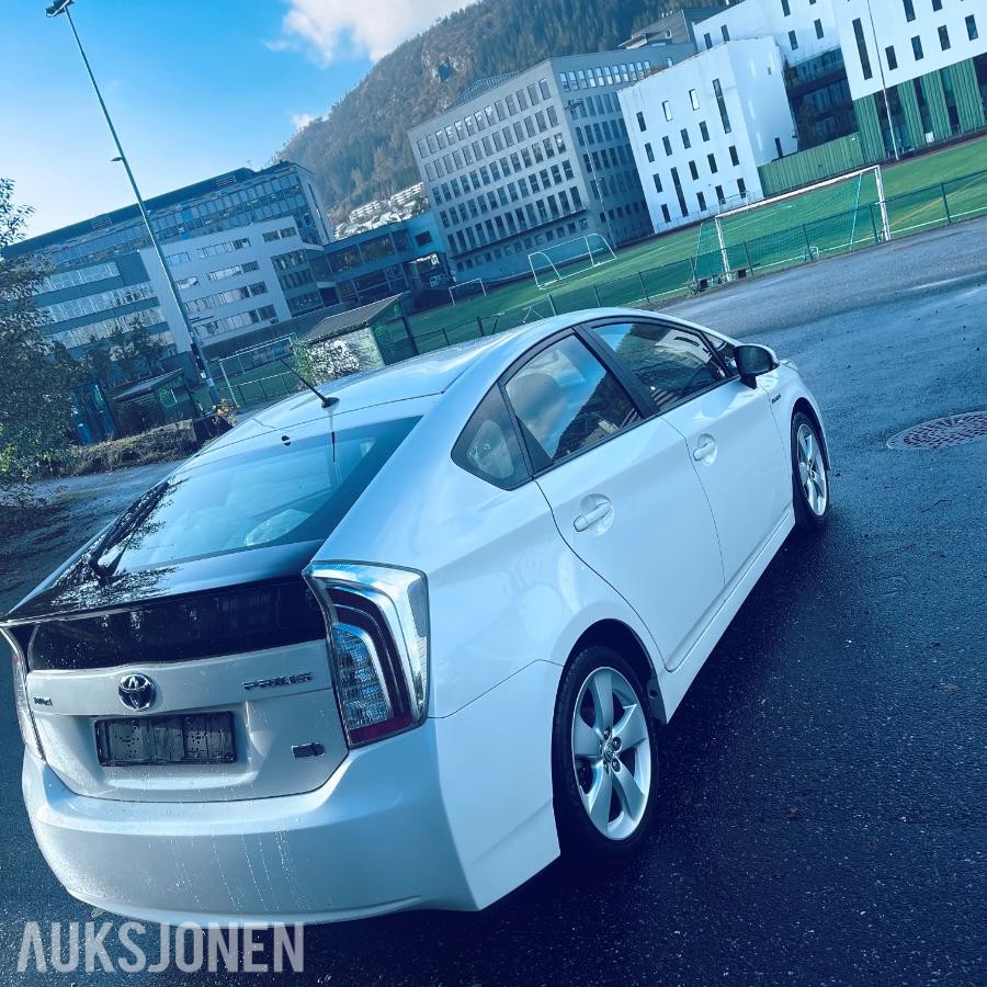 2014 TOYOTA PRIUS 1.8 HYBRID 136HK ADAPTIV CRUISEKONTROLL RYGGEKAMERA