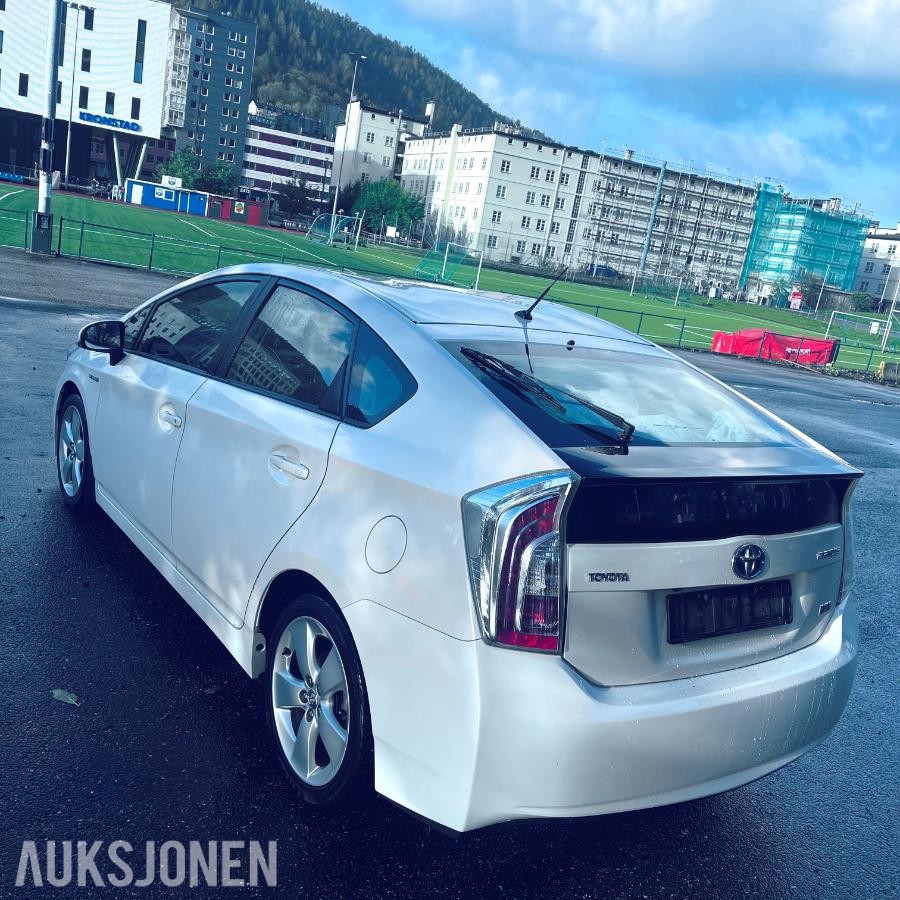 2014 TOYOTA PRIUS 1.8 HYBRID 136HK ADAPTIV CRUISEKONTROLL RYGGEKAMERA