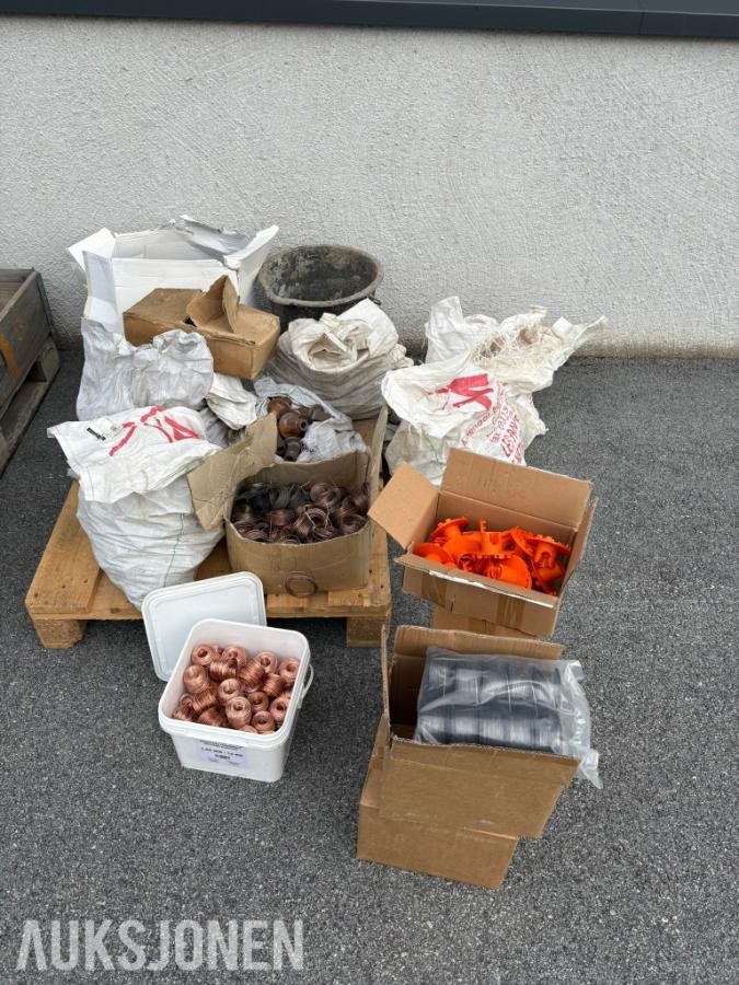 Diverse utstyr for betongentreprenør Forbruksmateriell og verktøy/måleutstyr