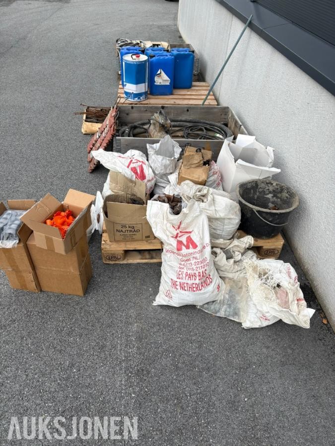 Diverse utstyr for betongentreprenør Forbruksmateriell og verktøy/måleutstyr