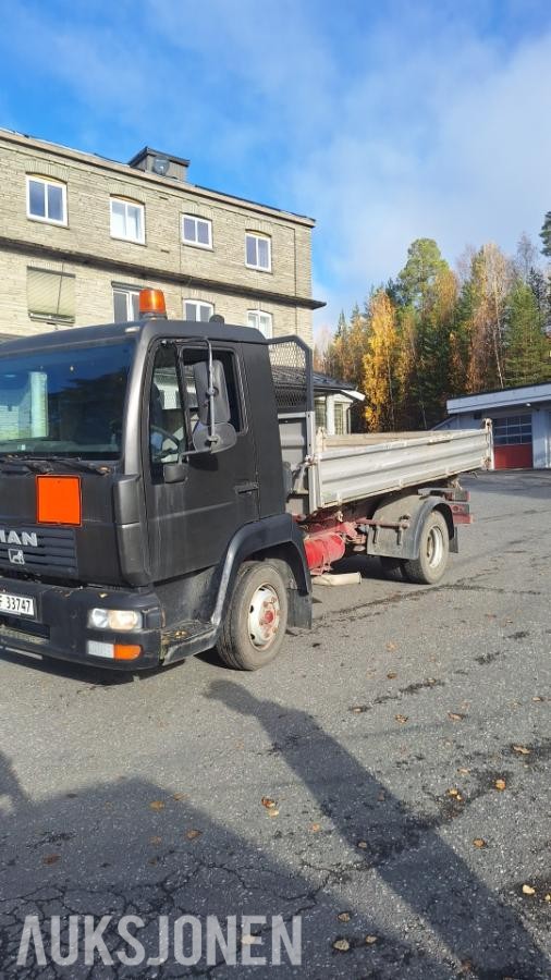2001 MAN LE160C planbil med tipp