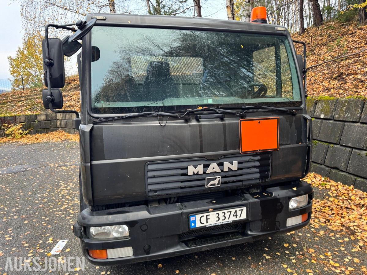 2001 MAN LE160C planbil med tipp