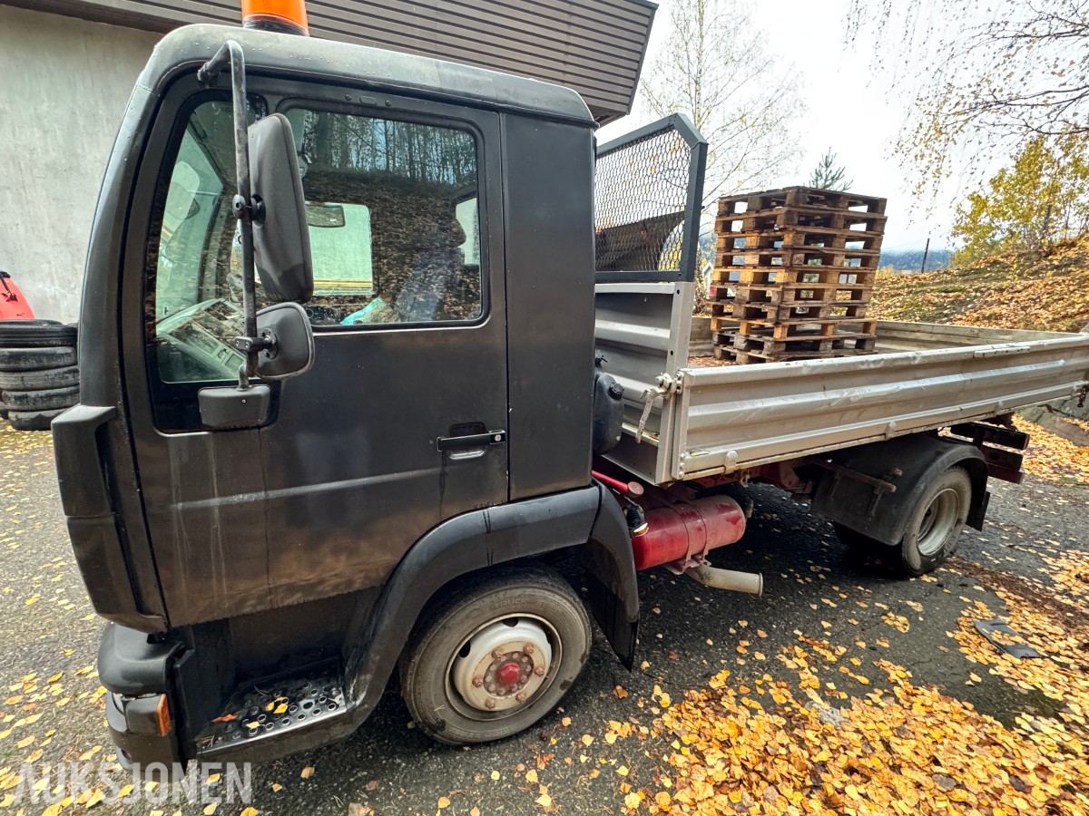 2001 MAN LE160C planbil med tipp