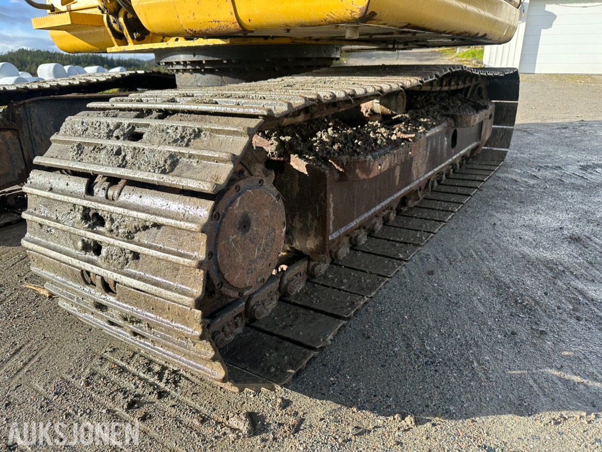 2004 Komatsu PC130-7K gravemaskin /beltegraver
