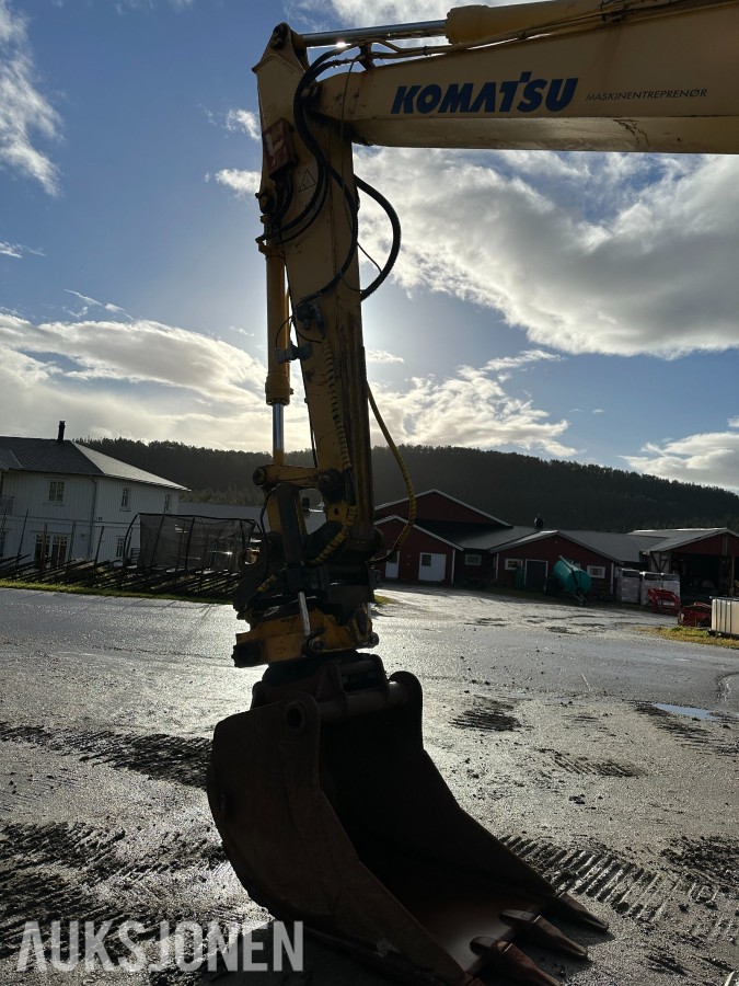 2004 Komatsu PC130-7K gravemaskin /beltegraver