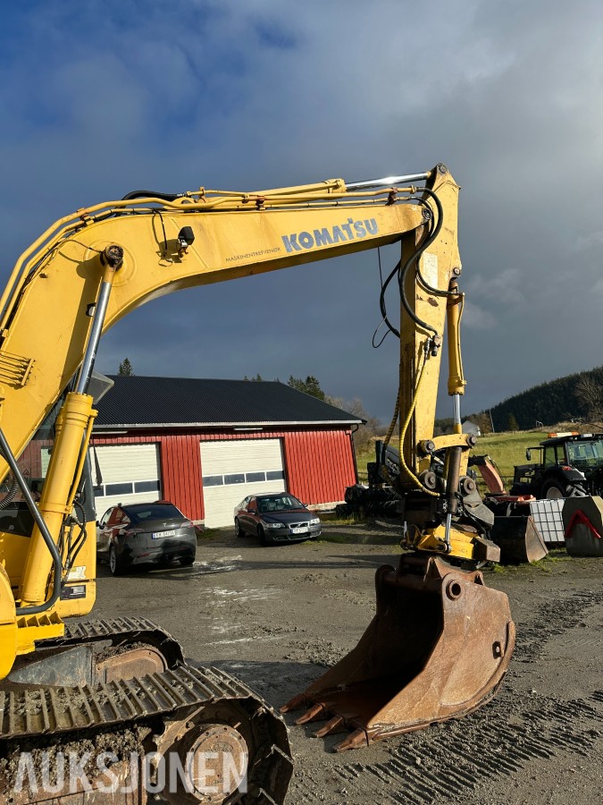 2004 Komatsu PC130-7K gravemaskin /beltegraver