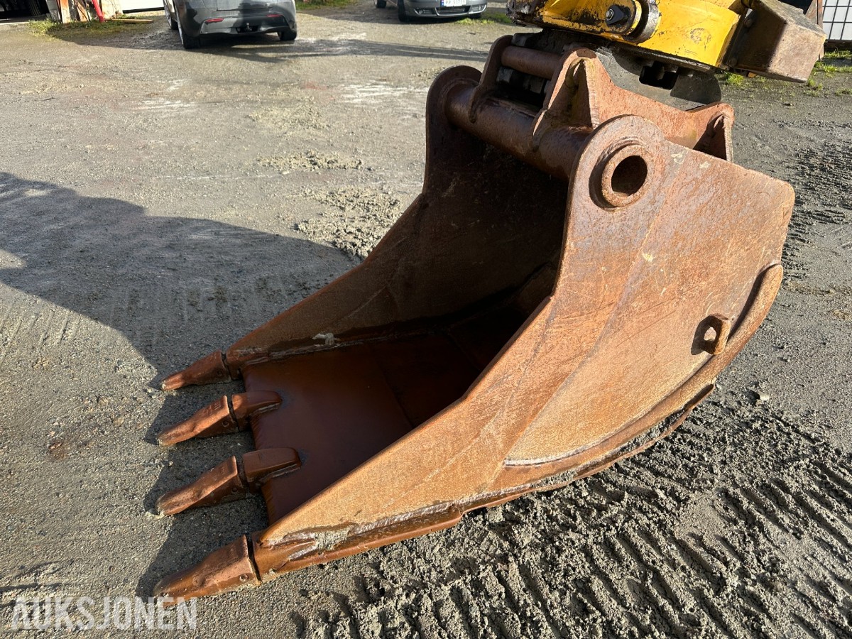 2004 Komatsu PC130-7K gravemaskin /beltegraver