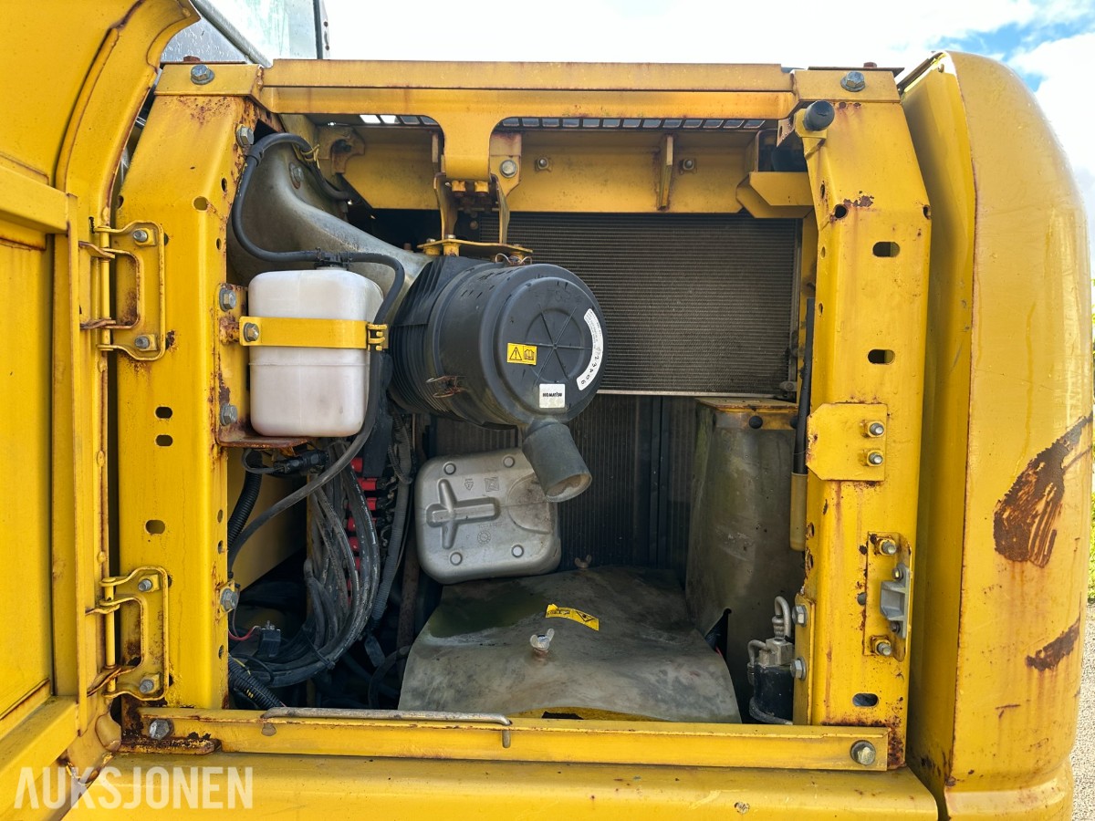 2004 Komatsu PC130-7K gravemaskin /beltegraver