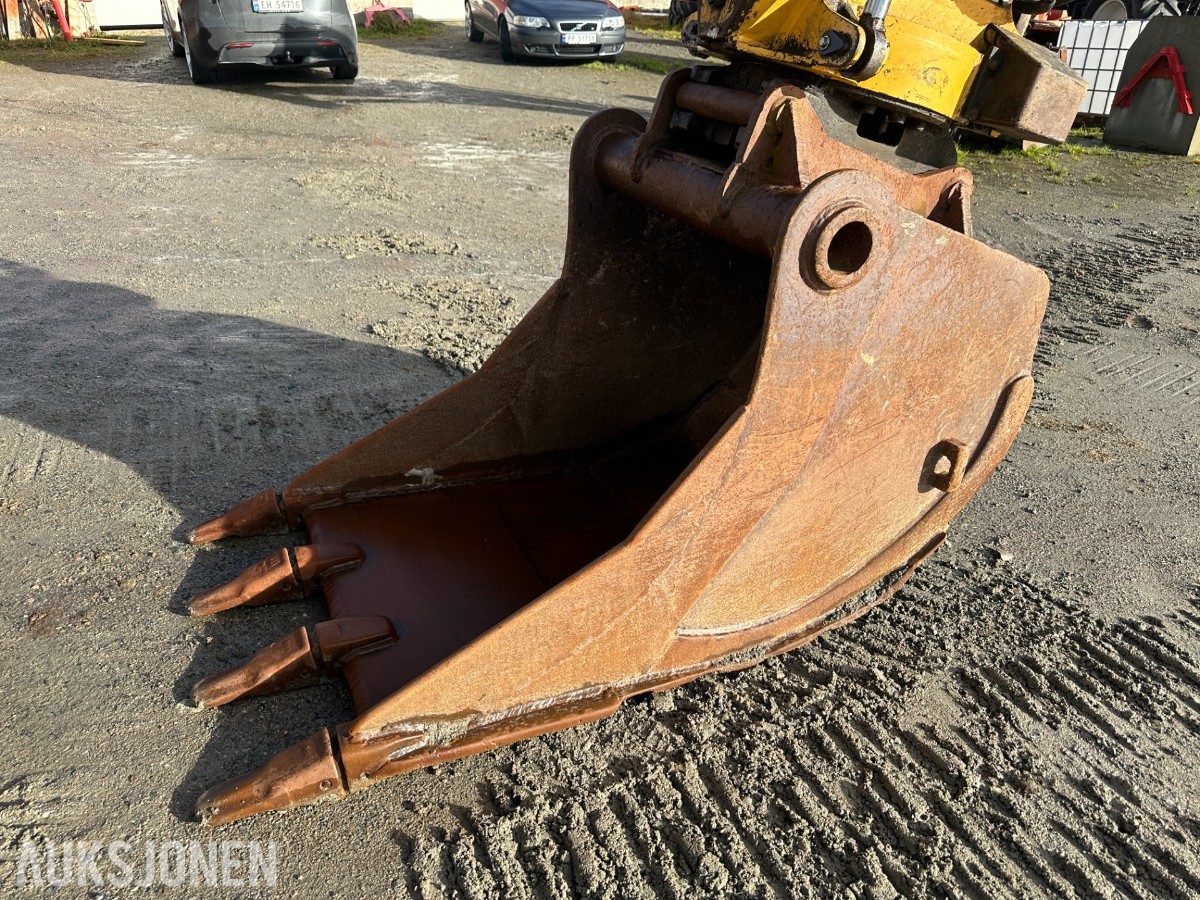 2004 Komatsu PC130-7K gravemaskin /beltegraver