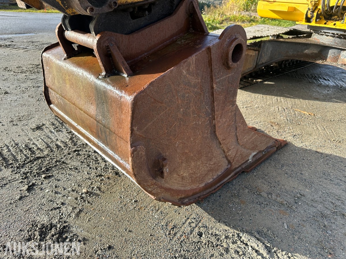 2004 Komatsu PC130-7K gravemaskin /beltegraver