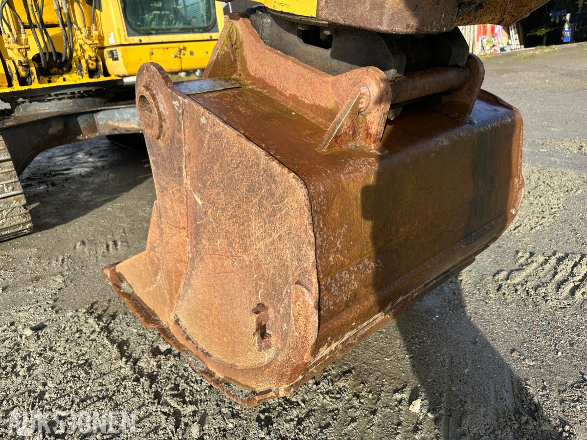 2004 Komatsu PC130-7K gravemaskin /beltegraver