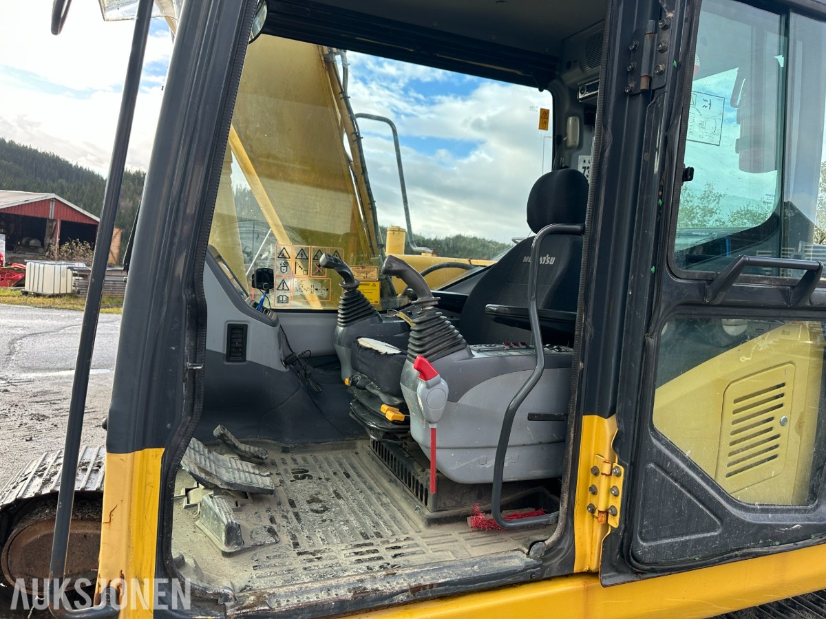 2004 Komatsu PC130-7K gravemaskin /beltegraver