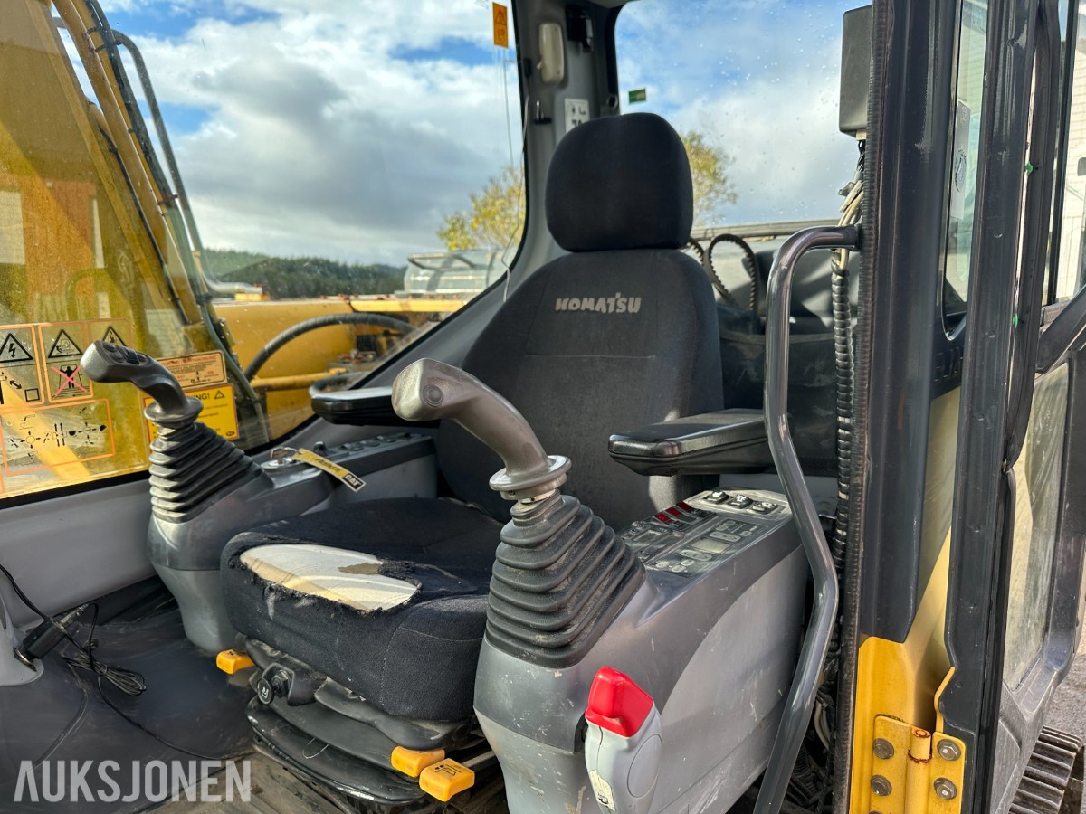 2004 Komatsu PC130-7K gravemaskin /beltegraver