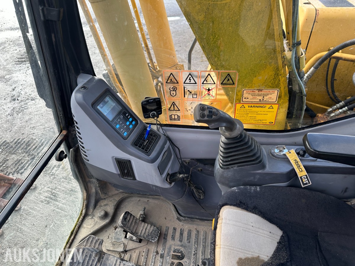 2004 Komatsu PC130-7K gravemaskin /beltegraver