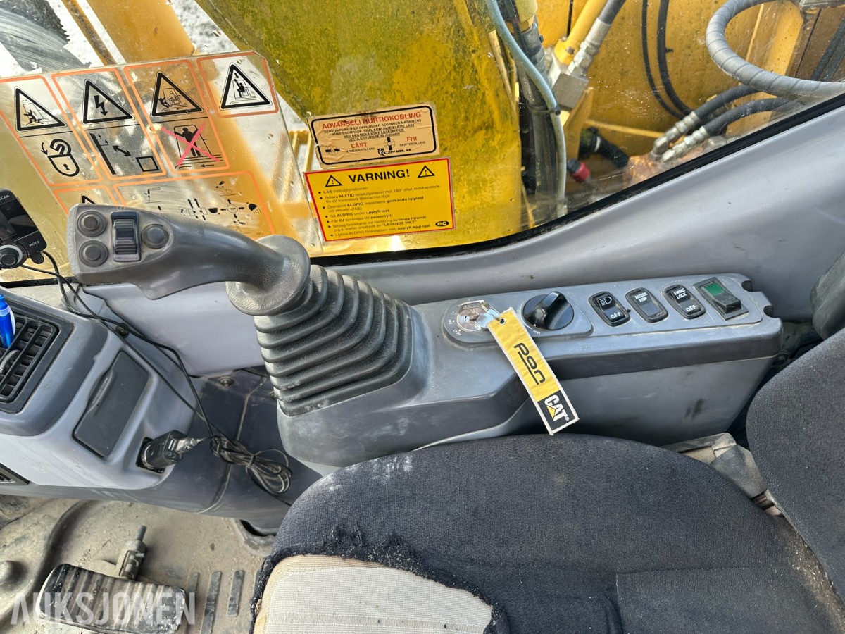 2004 Komatsu PC130-7K gravemaskin /beltegraver