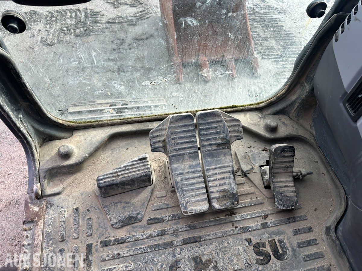 2004 Komatsu PC130-7K gravemaskin /beltegraver