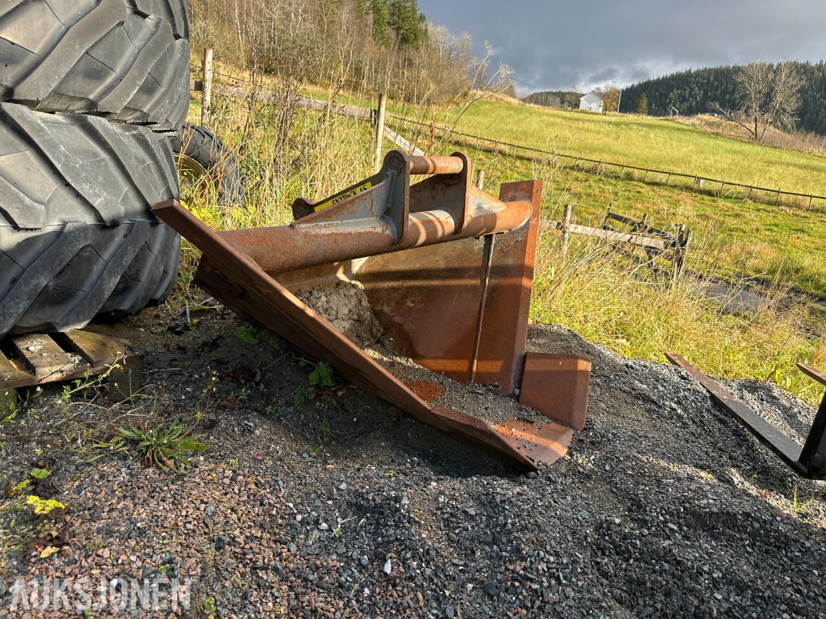 2004 Komatsu PC130-7K gravemaskin /beltegraver