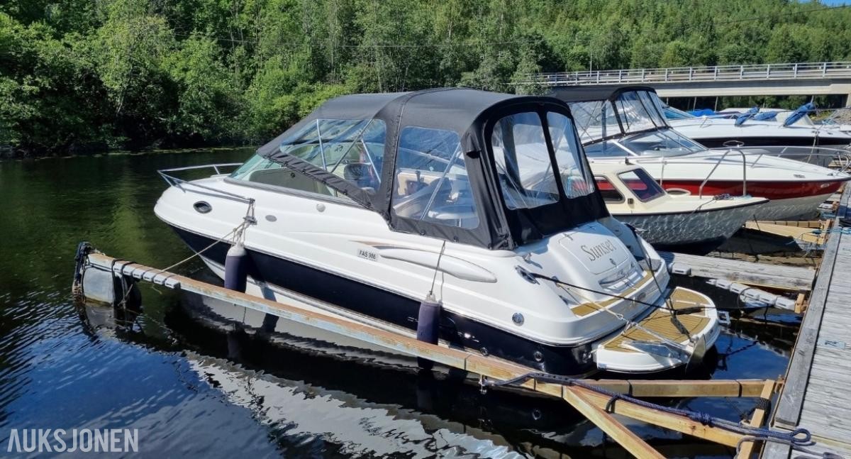 2006 Chaparral 215 SSI båt med henger og mercruiser 120hk