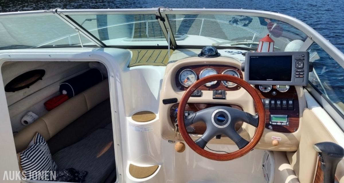 2006 Chaparral 215 SSI båt med henger og mercruiser 120hk