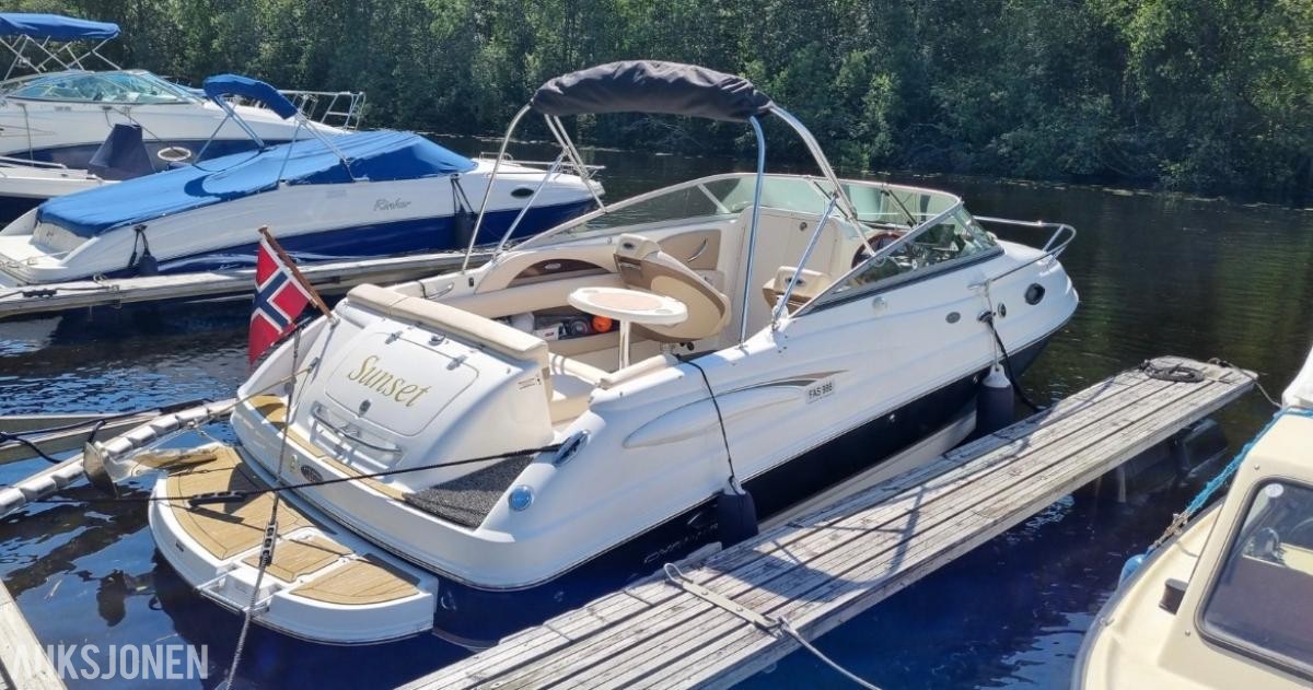 2006 Chaparral 215 SSI båt med henger og mercruiser 120hk