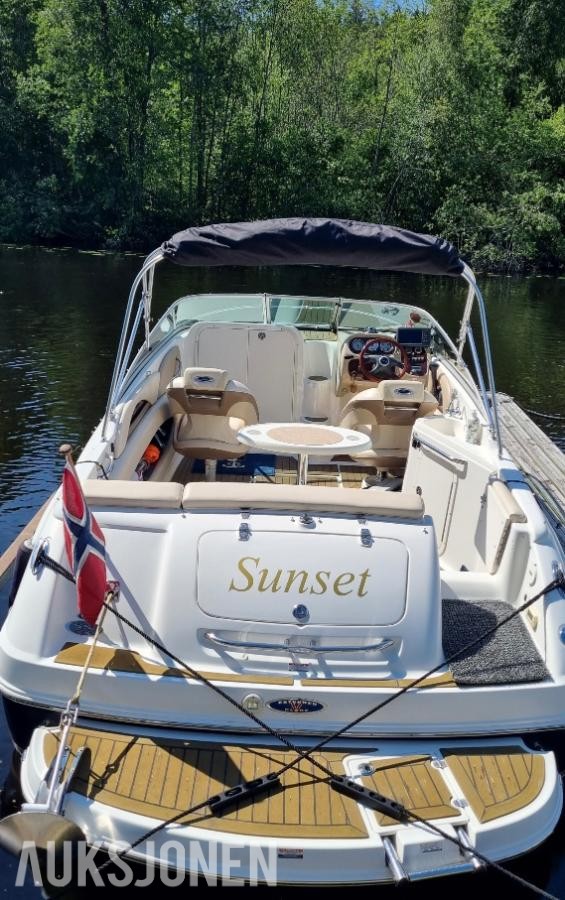 2006 Chaparral 215 SSI båt med henger og mercruiser 120hk