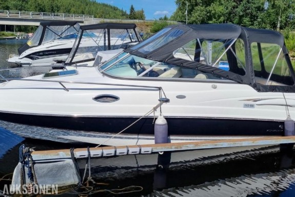 2006 Chaparral 215 SSI båt med henger og mercruiser 120hk