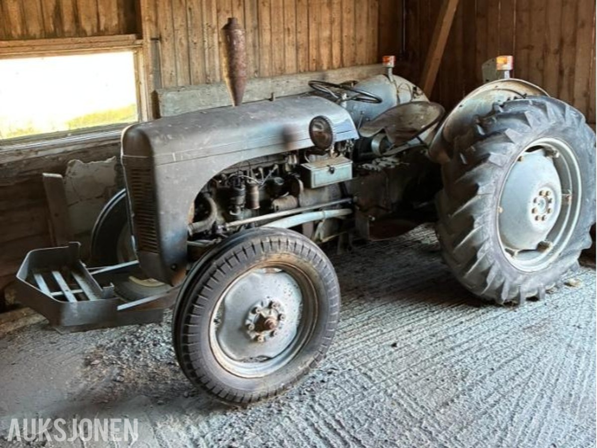 1950 Massey Ferguson Gråtass