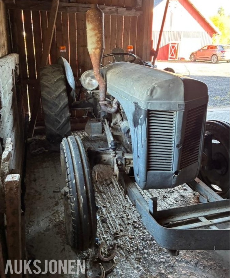 1950 Massey Ferguson Gråtass
