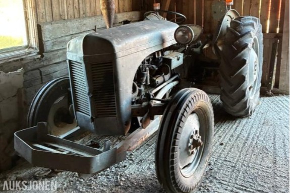 1950 Massey Ferguson Gråtass