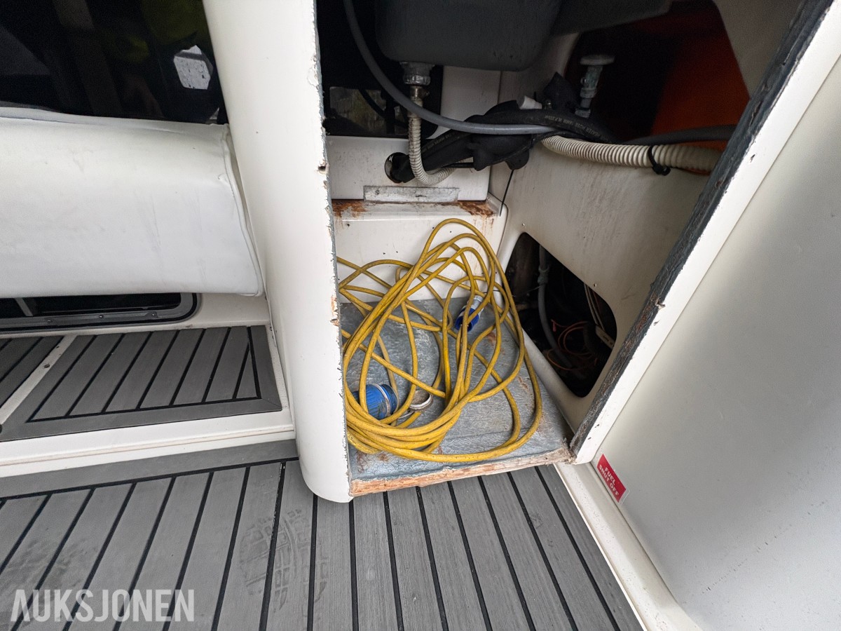1990 Sea Ray Sundancer 310