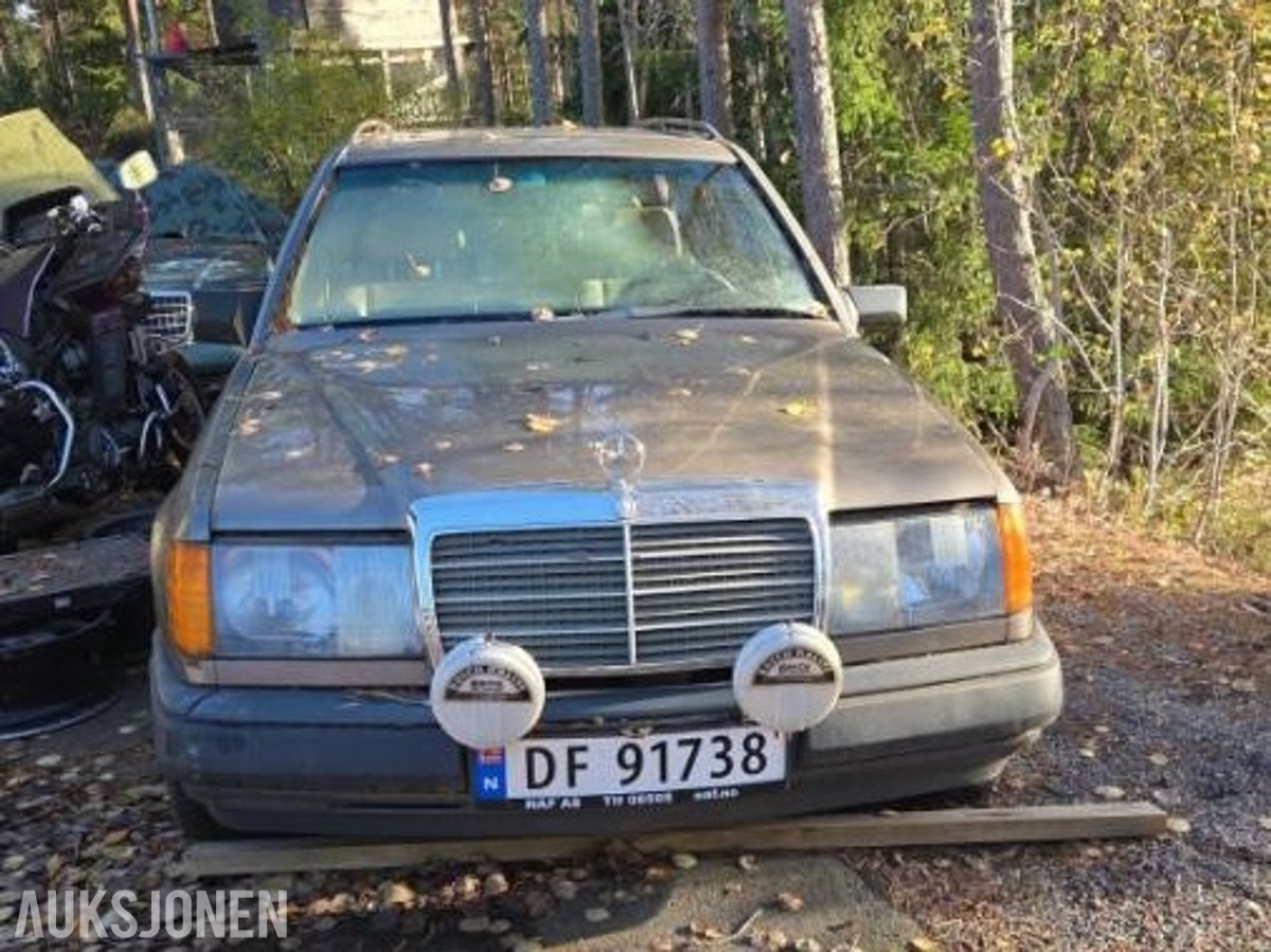 1988 Mercedes-Benz E300 TE 4MATIC Automat, Reparasjonsobjekt
