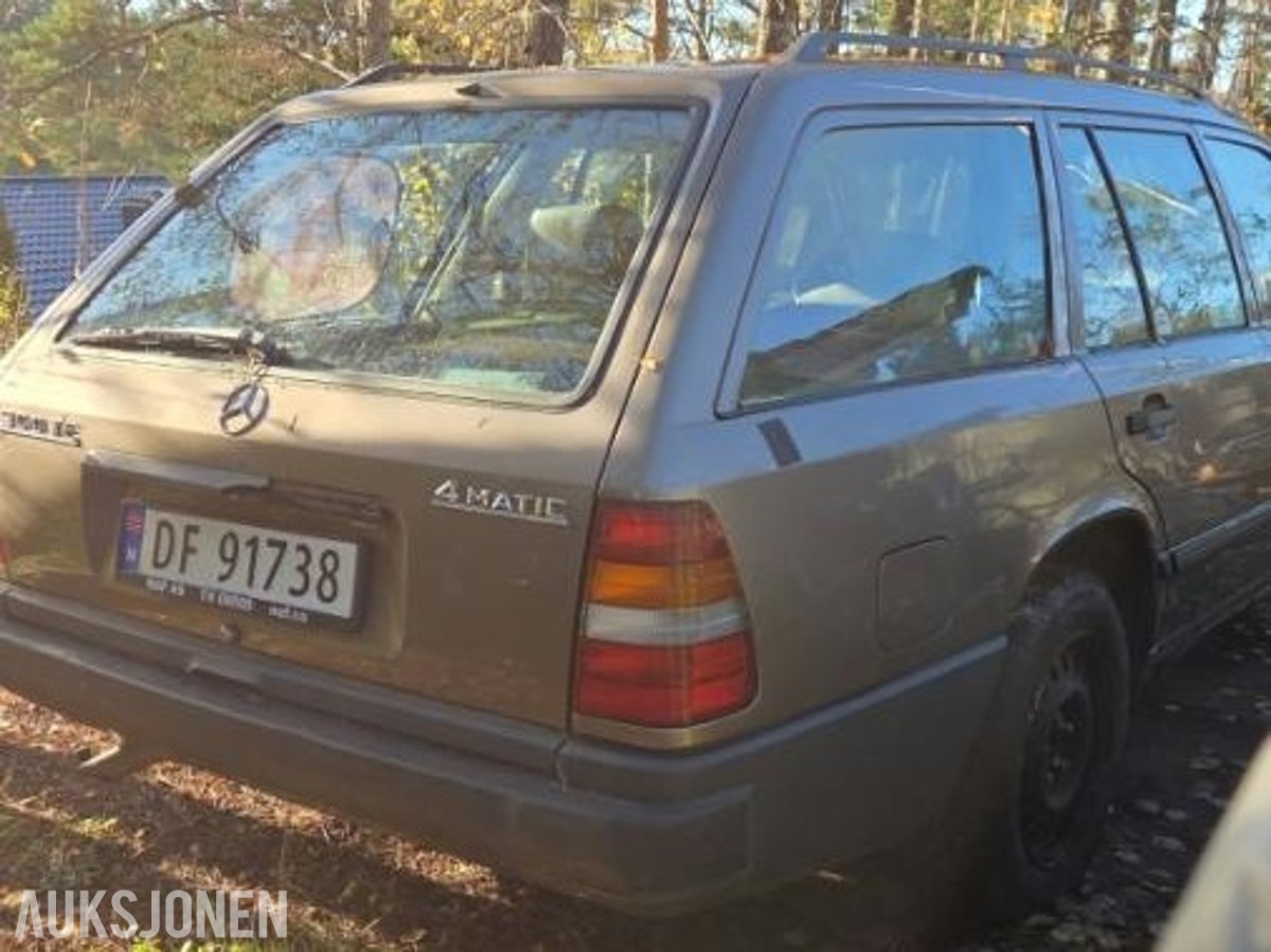 1988 Mercedes-Benz E300 TE 4MATIC Automat, Reparasjonsobjekt