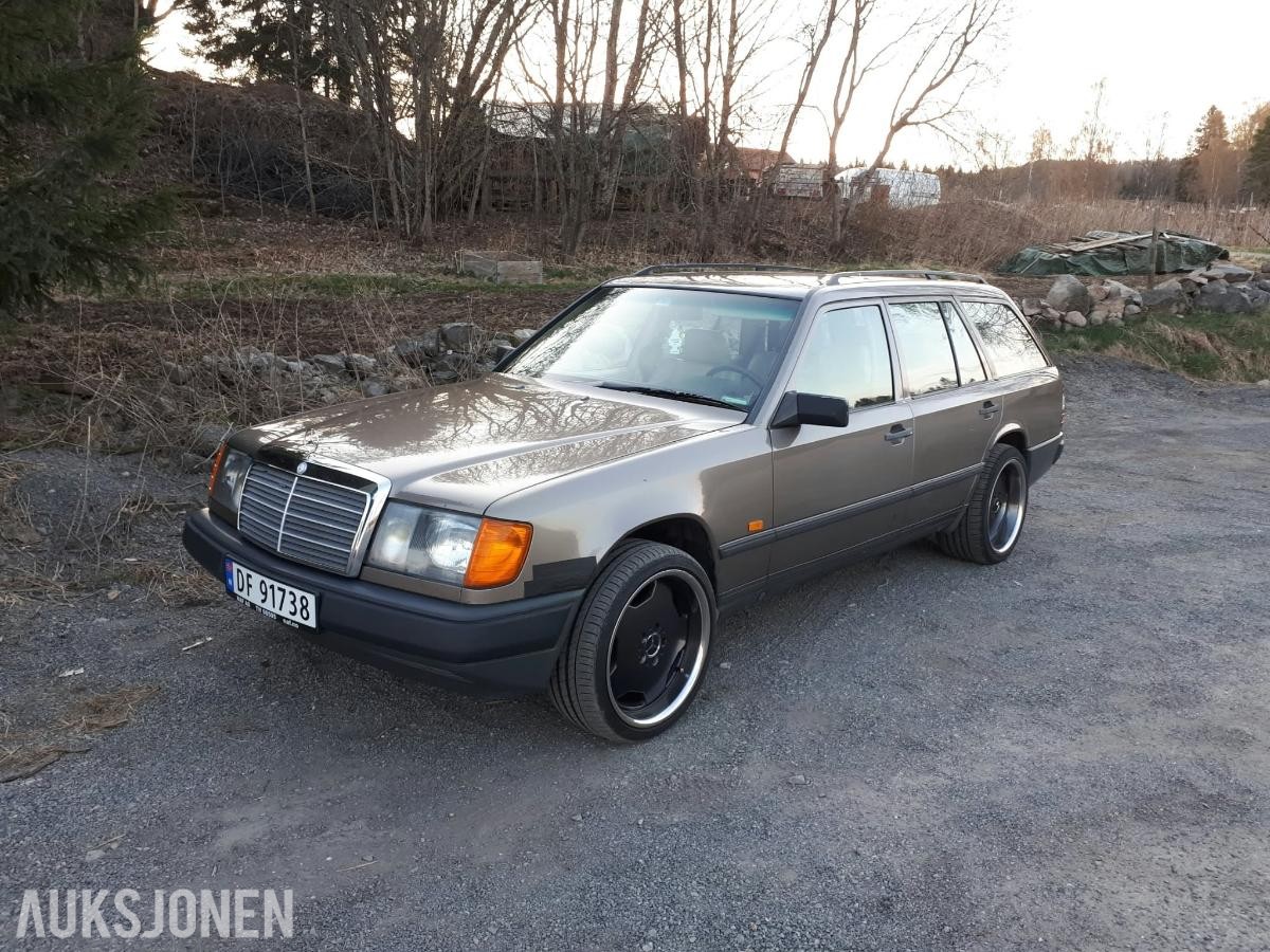 1988 Mercedes-Benz E300 TE 4MATIC Automat, Reparasjonsobjekt