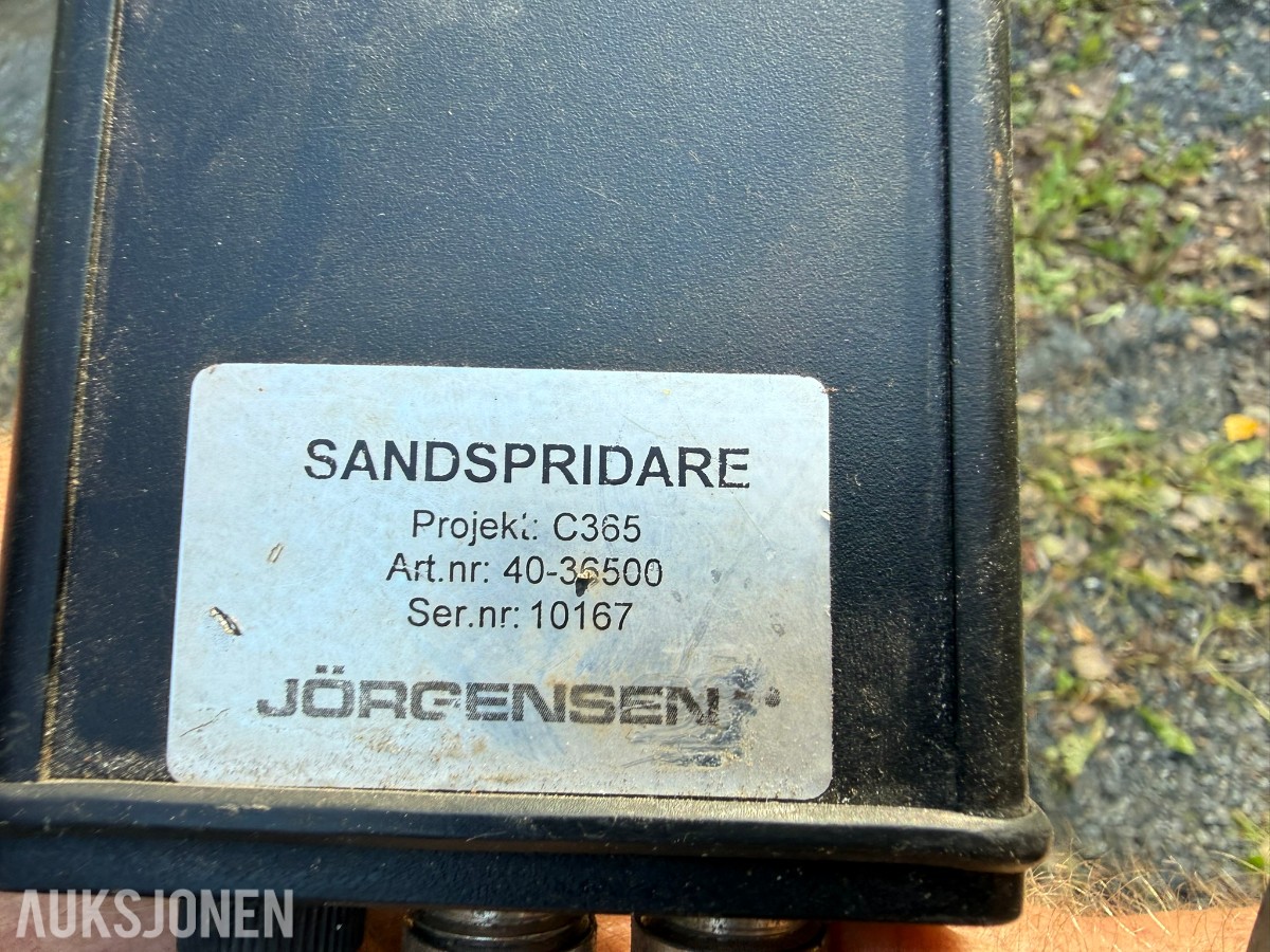 2015 Falköping C-06 sandspreder – 0,6 m³ – hydraulisk – styreboks