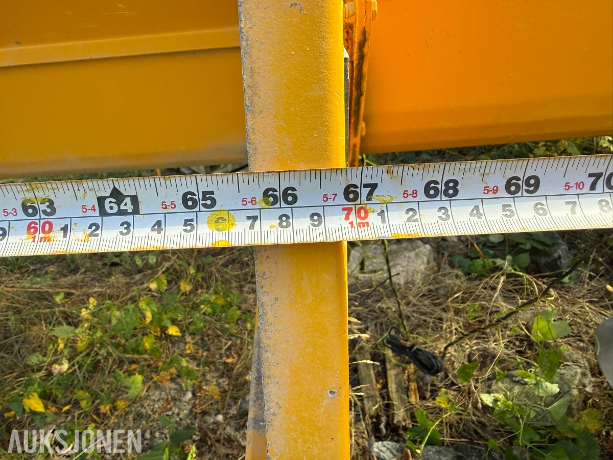 2015 Falköping C-06 sandspreder – 0,6 m³ – hydraulisk – styreboks