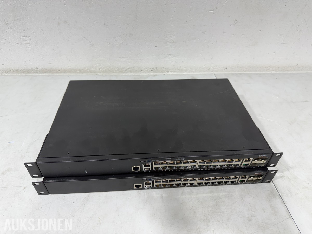 2 stk Ruckus ICX 7150-24P PoE+ nettverksswitcher
