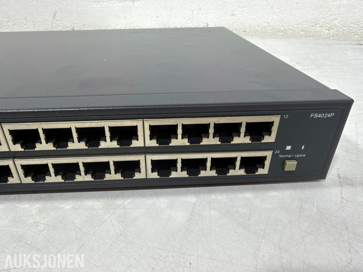 4 stk nettverksswitcher fra Ubiquiti, Ruckus, HP og Asanté