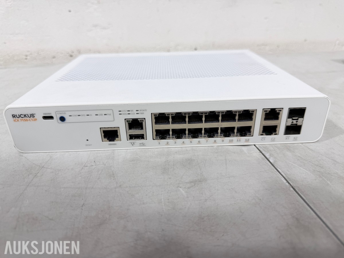 4 stk nettverksswitcher fra Ubiquiti, Ruckus, HP og Asanté