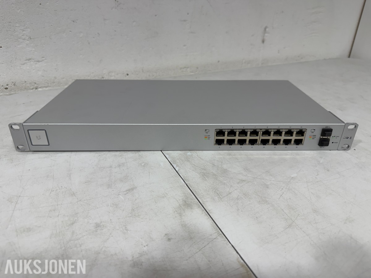 4 stk nettverksswitcher fra Ubiquiti, Ruckus, HP og Asanté