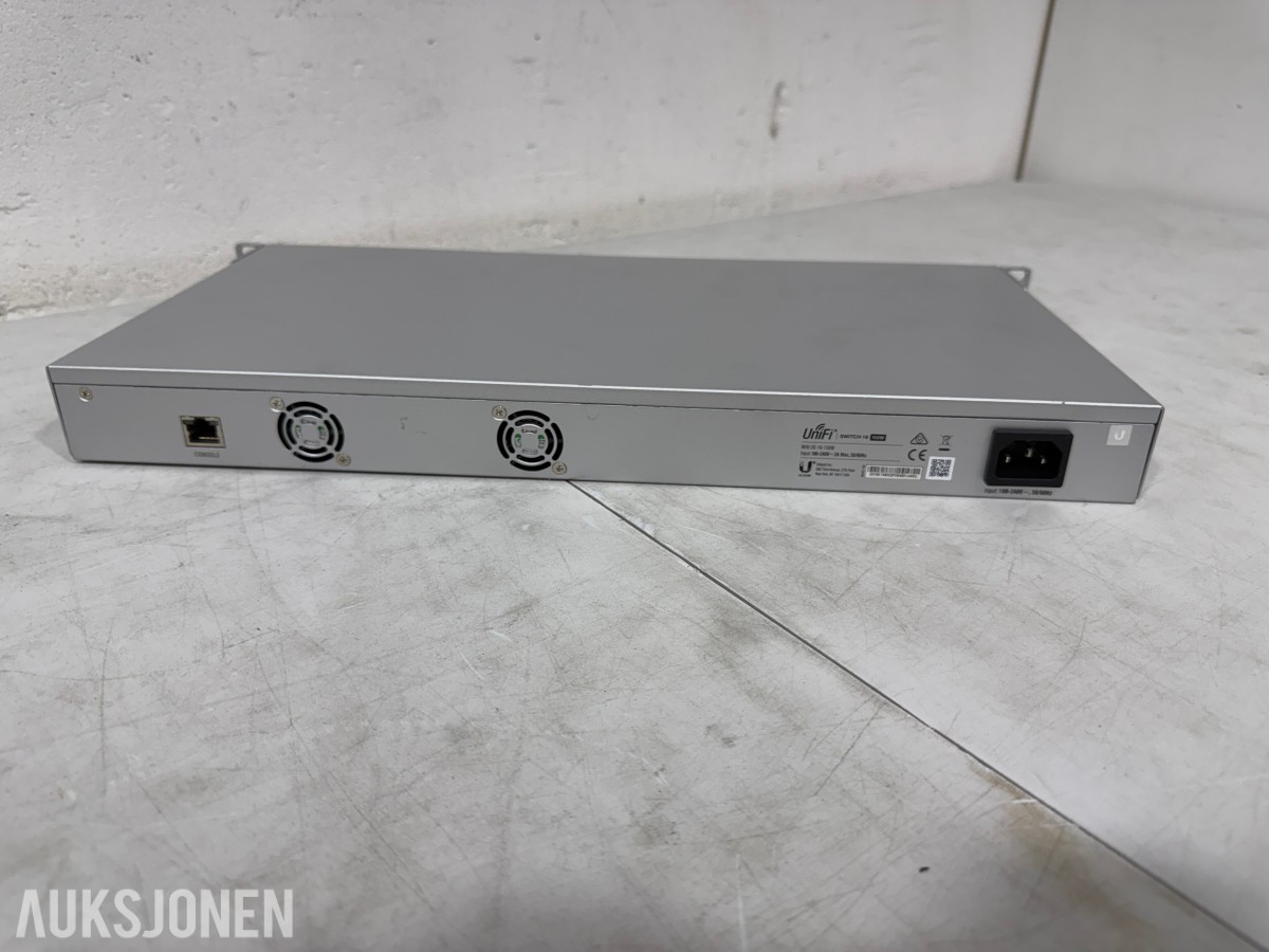 4 stk nettverksswitcher fra Ubiquiti, Ruckus, HP og Asanté