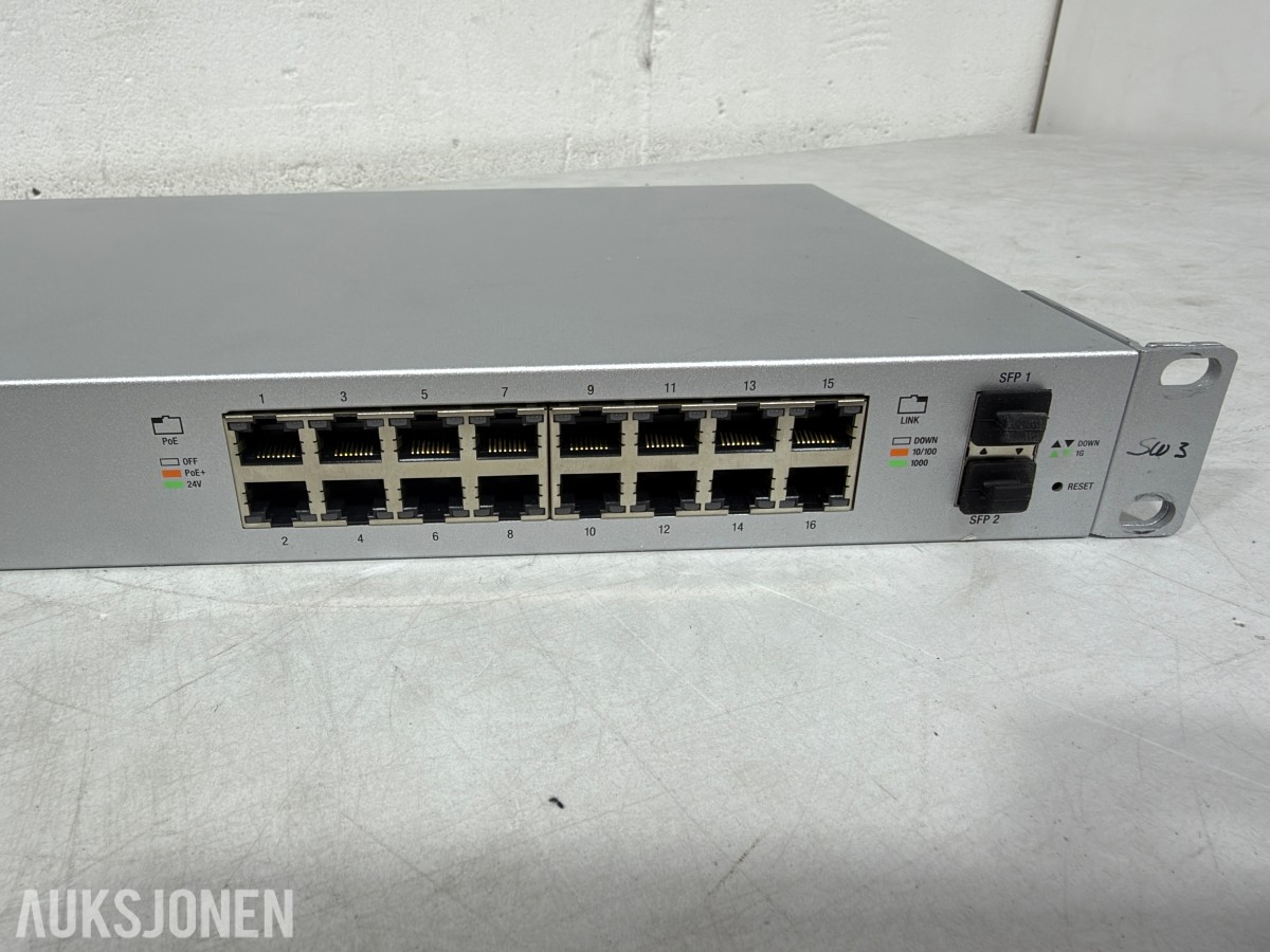 4 stk nettverksswitcher fra Ubiquiti, Ruckus, HP og Asanté