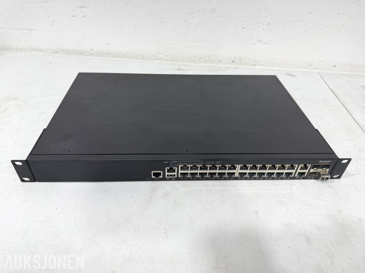 2 stk Ruckus ICX 7150-24P PoE+ nettverksswitcher