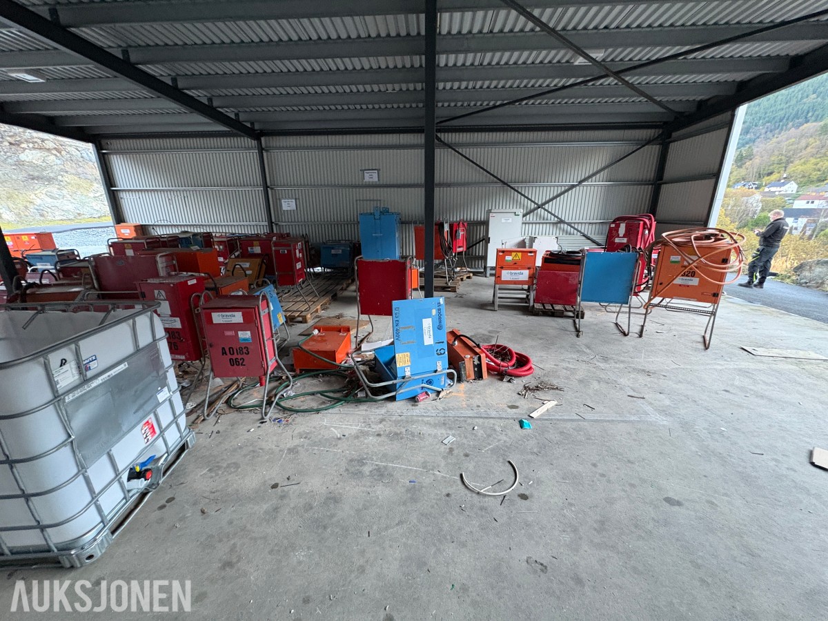 Ca. 80 byggestrømskap – 230/400 volt selges samlet