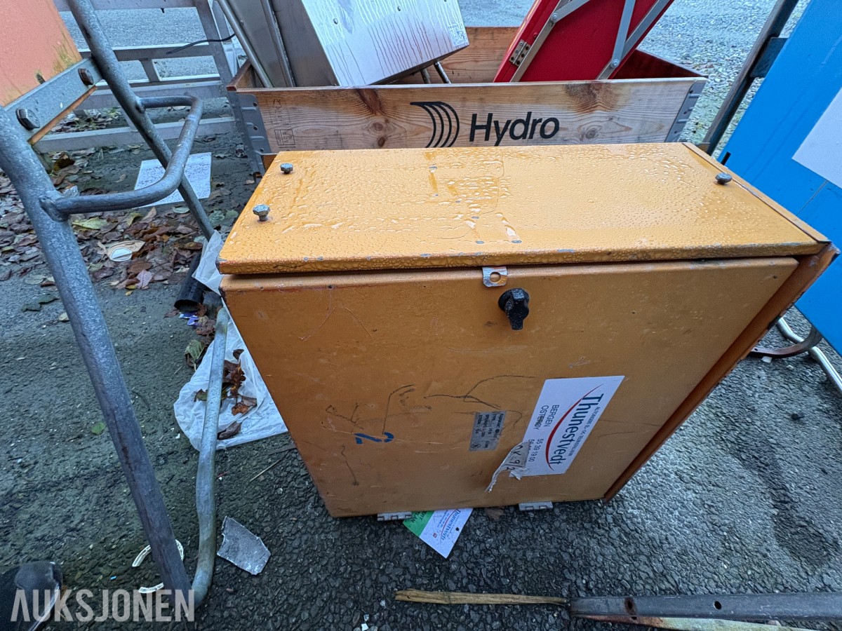Ca. 80 byggestrømskap – 230/400 volt selges samlet