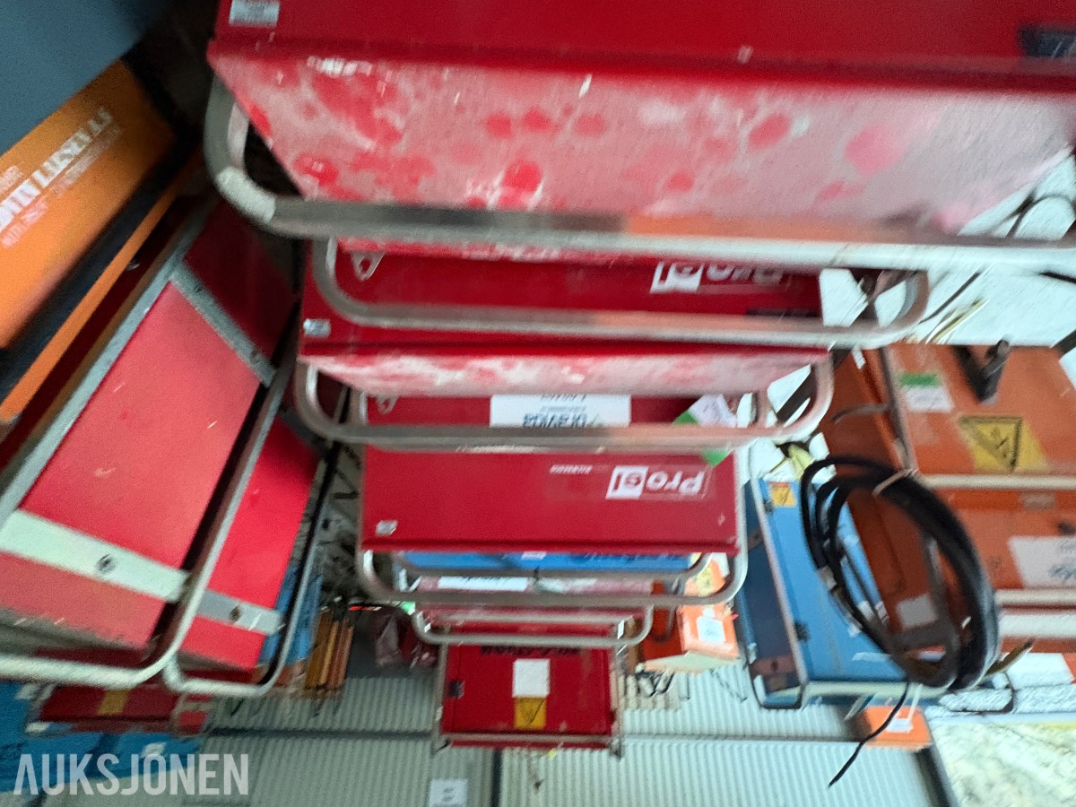Ca. 80 byggestrømskap – 230/400 volt selges samlet