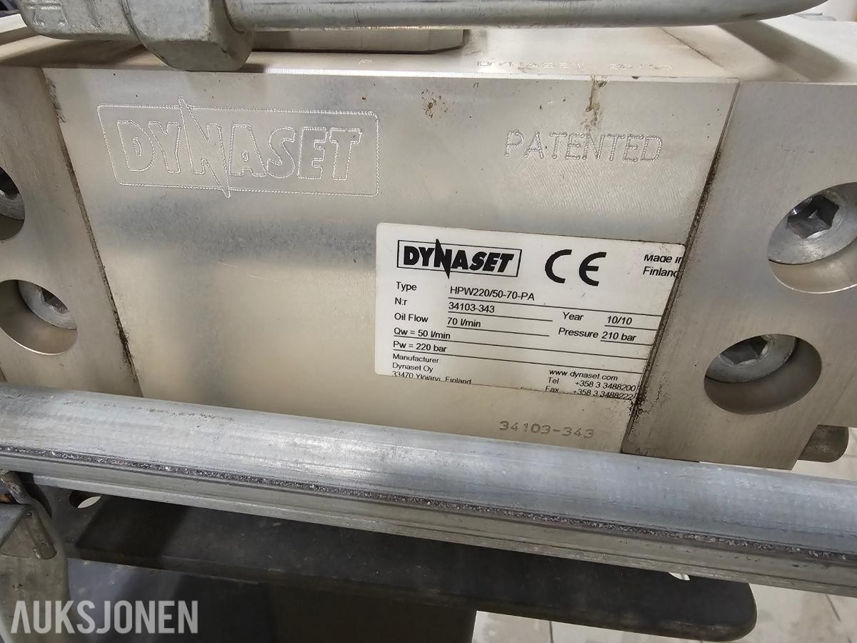 2010 DYNASET HPW220/50-70-PA Høytrykkspyler, 1000 l tank, hydraulisk spylebom